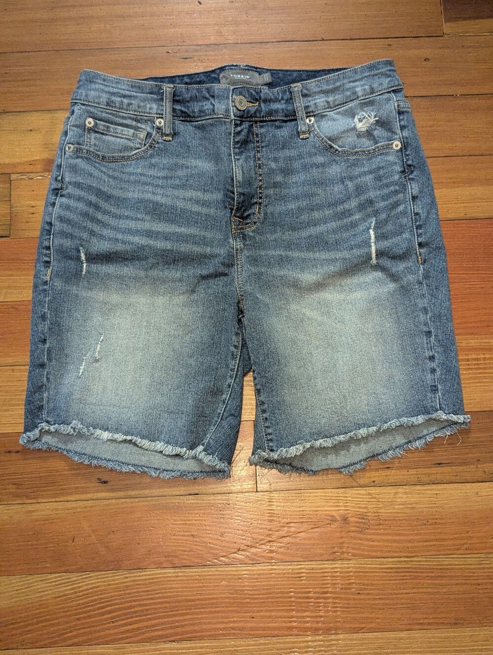 TORRID - FEEL THE FIT - SIZE - 12   Raw Hem Distressed Denim Shorts - Picture 2 of 13